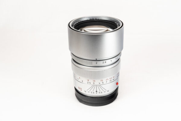 Leica Summicron 90mm F2 E55 Chrome [11137] – Frontansicht des lichtstarken Teleobjektivs aus 1994